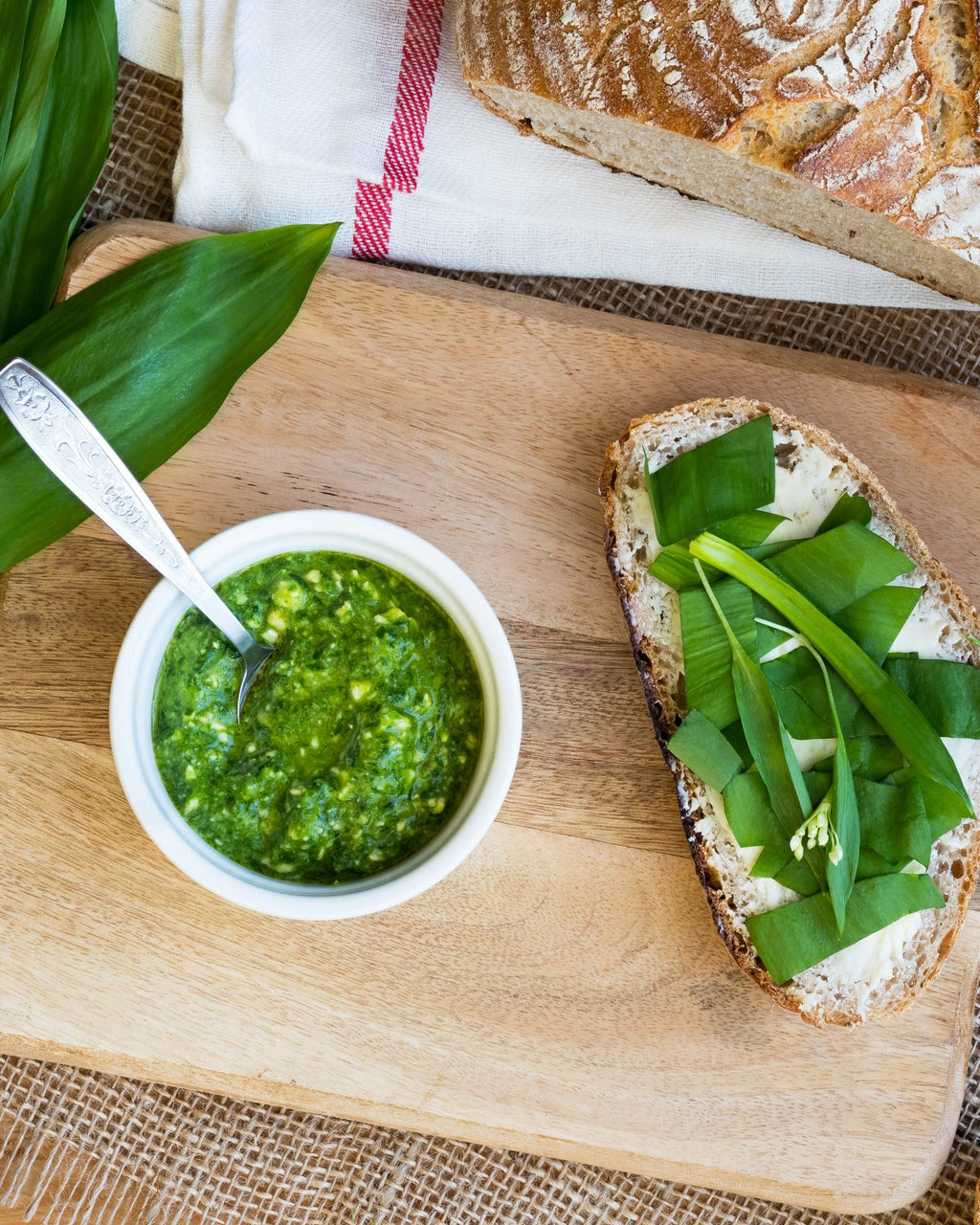 daslook pesto op brood