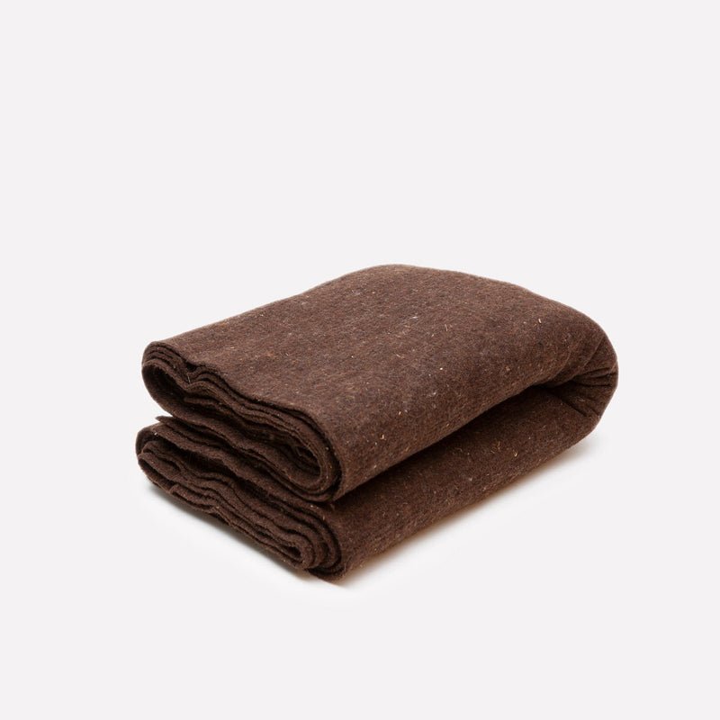 woldoek, een rol bruine doek van schapenwol