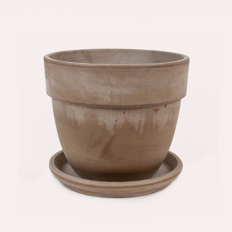 bol grijs, terracotta pot met schotel
