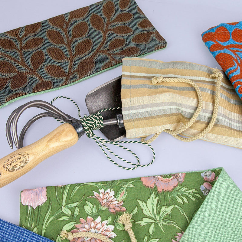 Schepje en harkje in een feestelijk verpakking.