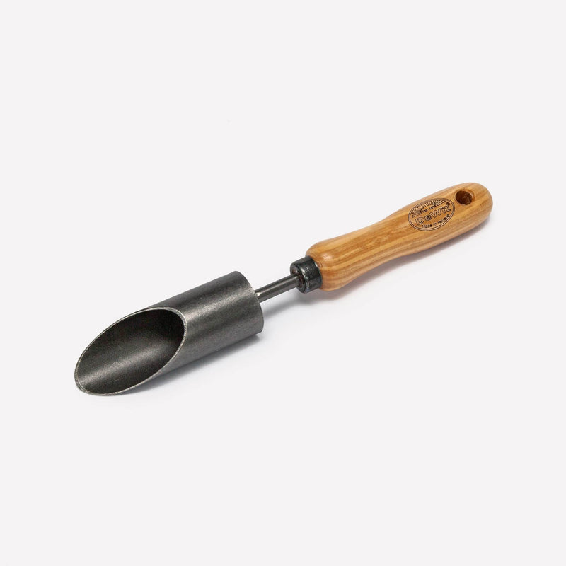 productfoto van kleine bollenpoter op witte achtergrond