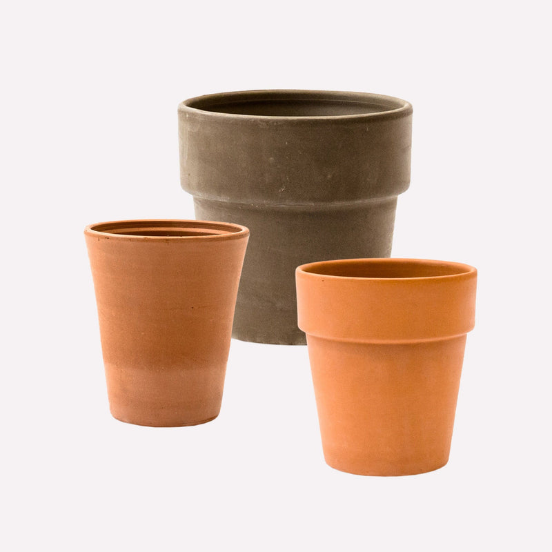Collage van drie verschillende terracotta potten